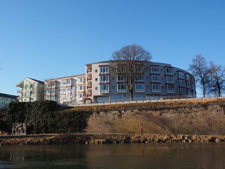 cat costa fundatia unei case de 80 mp