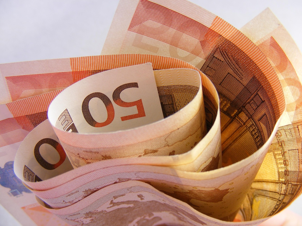 tari cu moneda euro